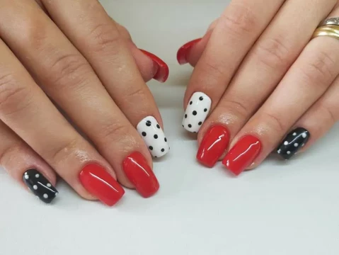 Manichiura gel,oja semipermanenta,pedichiura,coafura
